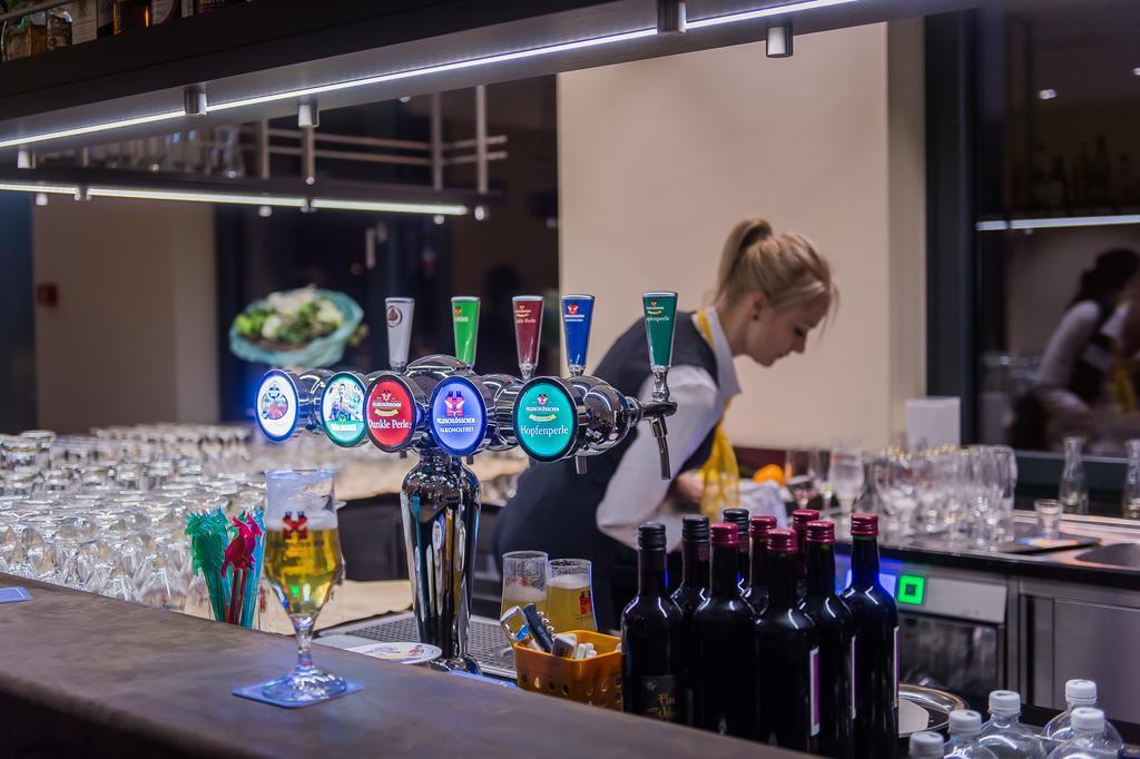 Hotel One66